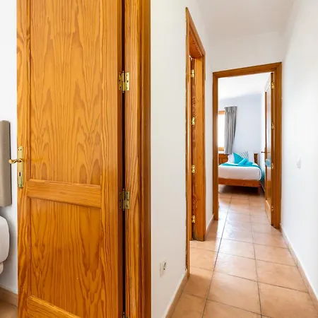 Rt-las Brisas Apartment