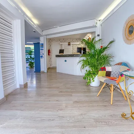 Rt-las Brisas Апартаменты *